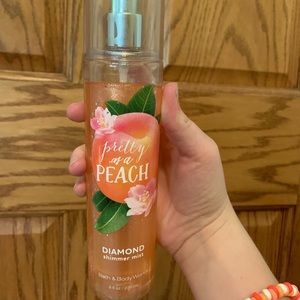 Bath and Body Works Pretty as a Peach Body Mist